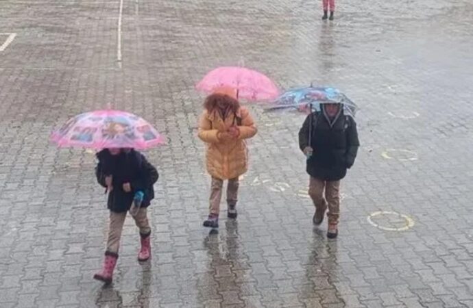 Zonguldak’ta eğitime 1 gün ara verildi