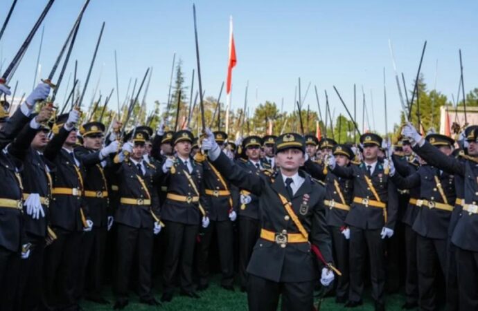 52 barodan TSK’dan ihracı istenen teğmenler için ortak açıklama