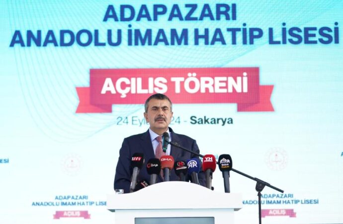 Yusuf Tekin: Talep olduğu sürece imam hatip okulu açmaya devam edeceğiz