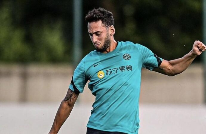 Hakan Çalhanoğlu’ndan sakatlık açıklaması