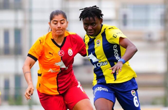 Fenerbahçe derbide Galatasaray’ı 2-0 yendi