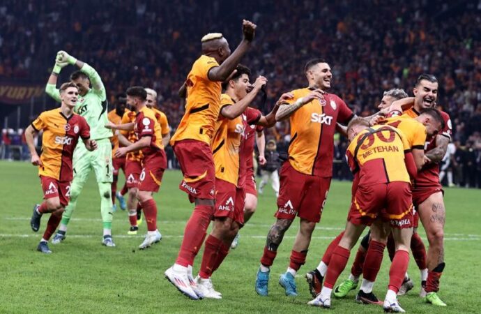 Derbide kazanan Galatasaray oldu