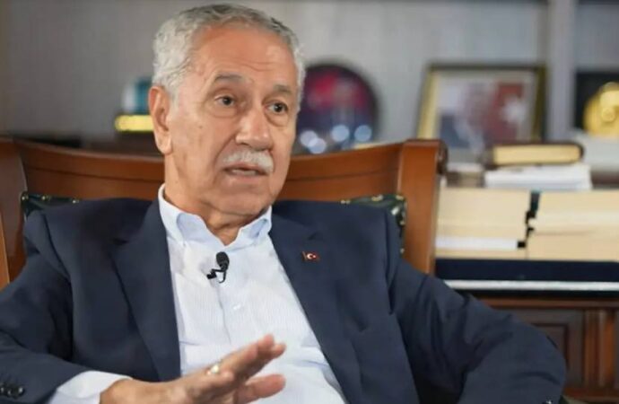 Arınç’tan Erdoğan’ı protesto eden 9 kişinin tutuklanmasına tepki