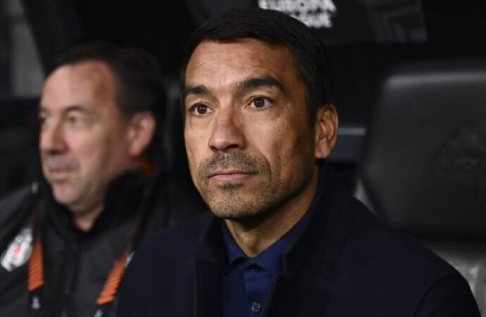 Giovanni van Bronckhorst: Canavar gibi defans yaptık