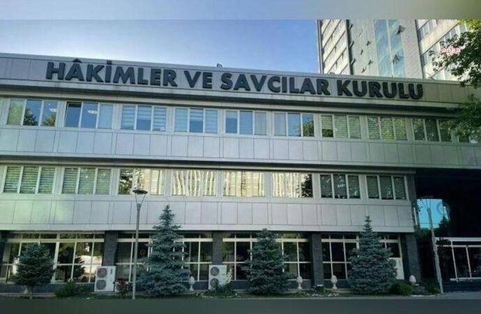 “Adaleti olmayan devletin büyük bir çeteden farkı yoktur” diyen savcı açığa alındı