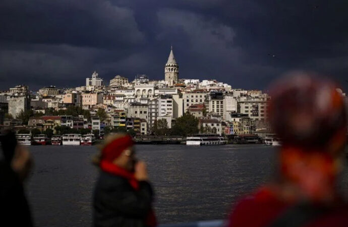 İstanbul dahil 49 ilde sarı alarm! Meteoroloji’den kuvvetli yağış ve fırtına uyarısı