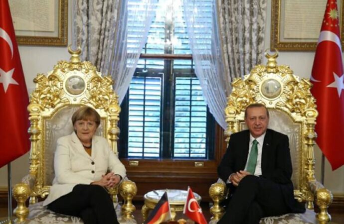 Merkel, Erdoğan ile yaptığı göçmen pazarlığını kitabında yazdı: 3 milyar verdik, Türkiye’de kaldılar