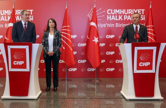 Özgür Özel, DEM Parti eşbaşkanları ile görüştü: CHP, Kürt meselesinin çözümünde çok önemli bir rol oynayabilir