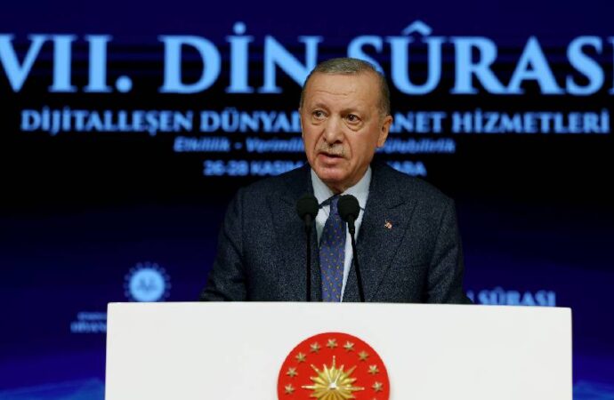 Erdoğan: Dizilerde sarıklı, başörtülü vatandaşlarımıza itibar suikastı yapılıyor