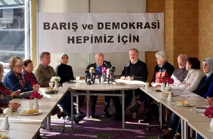 Aydınlardan ‘Barış ve Demokrasi’ bildirisi