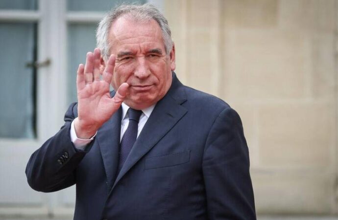 Fransa’da Başbakan Francois Bayrou yeni kabineyi açıkladı