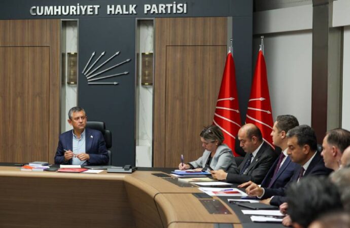 CHP MYK 2025 bütçesi ve asgari ücret gündemleriyle toplandı