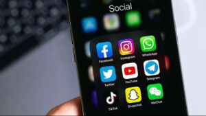 WhatsApp, Instagram ve Facebook çöktü mü?