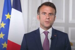 Macron: Suriye’de Kürt savaşçılara sadık kalacağız