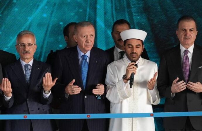 Erdoğan: Ulaştırma yatırımlarımızı eleştirenlere iki çift lafım var