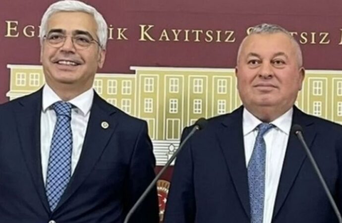 Cemal Enginyurt ve Salih Uzun resmen CHP’ye katıldı