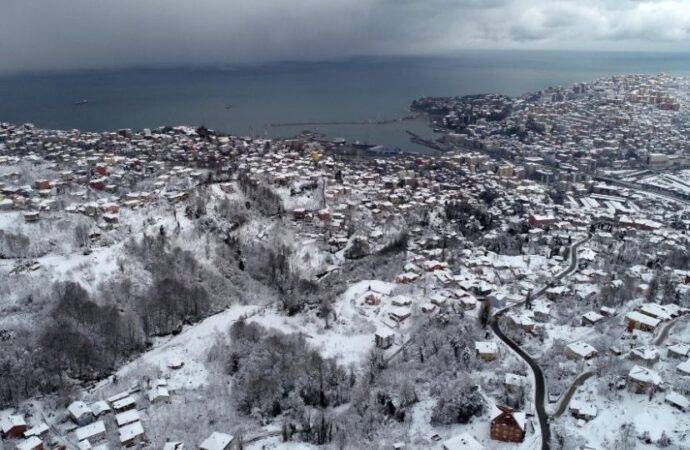 Zonguldak’ta 16 köy yolu ulaşıma kapandı