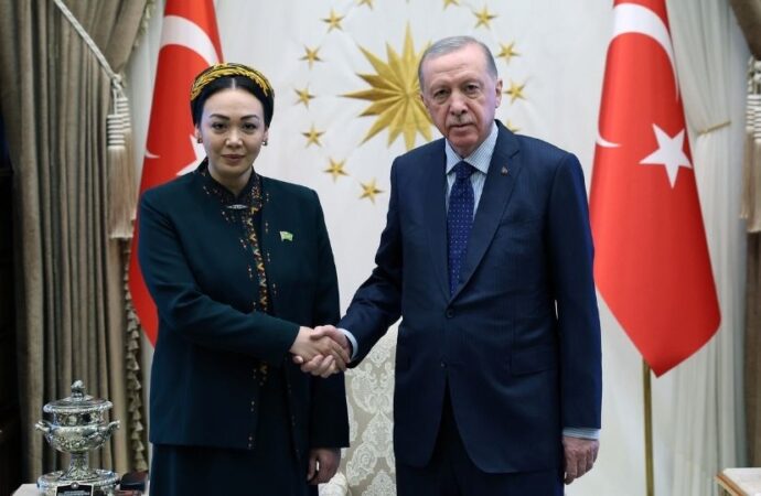 Cumhurbaşkanı Erdoğan, Türkmenistan Meclis Başkanı Gulmanova ile görüştü