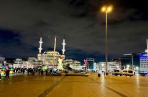 Taksim meydanı açıldı