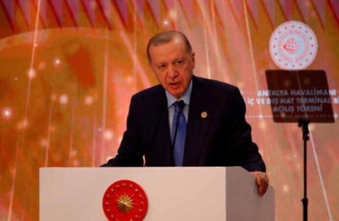 Antalya’da Açılış, Sahnede Siyaset: Erdoğan’dan CHP’ye Sert Eleştiri!