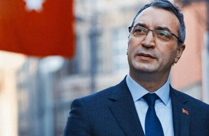 Mahir Polat, kalp rahatsızlıkları nedeniyle hastaneye kaldırıldı!