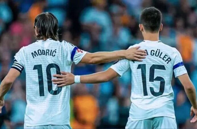 Arda Güler ’10’ Numaraya Göz Kırptı!