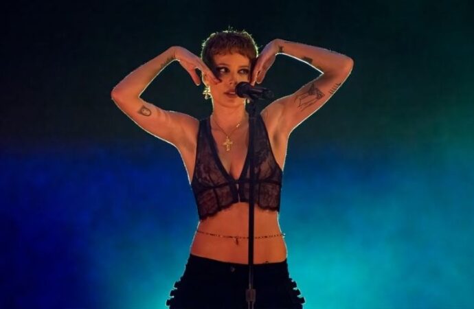 Pop Müzik İkonu Halsey’in İstanbul Konseri Ertelendi