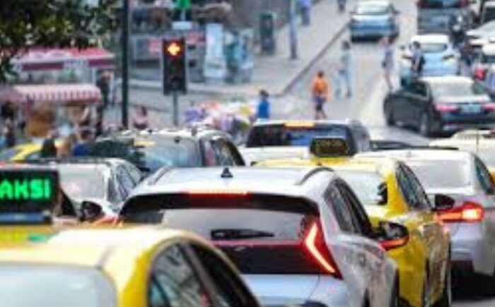 İstanbullular dikkat: 30 Ağustos’ta hangi yollar trafiğe kapalı?