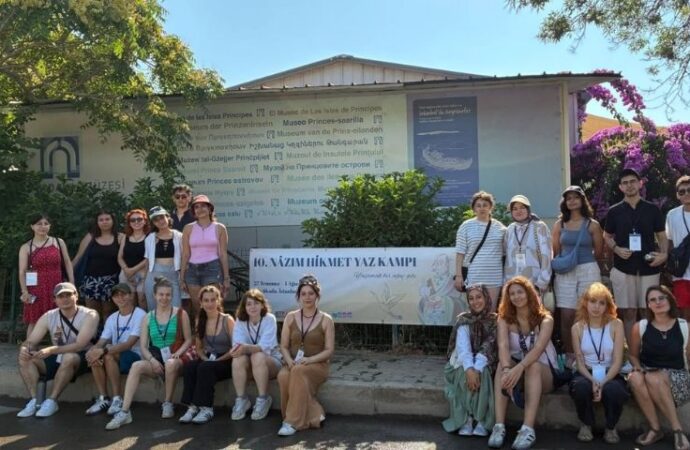 Nazım Hikmet Yaz Kampı’nın 10’uncusu Büyükada da düzenlendi