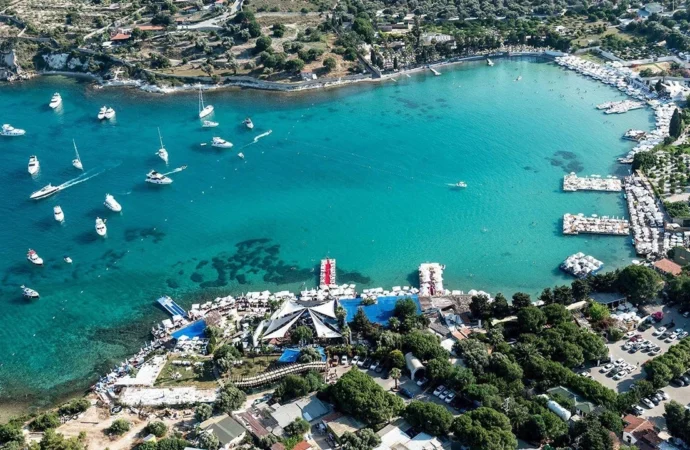 Çeşme’nin Kalbine Beton Darbesi: Bilirkişi ‘Kamu Yararı Yok’ Dedi