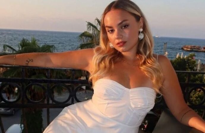 Başak Karahan, Enes Batur’a dava açtı