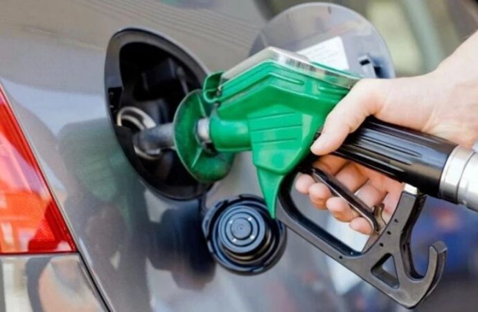 Benzine 1 lira 22 kuruş zam geliyor