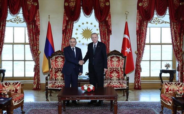 Erdoğan, Ermenistan Başbakanı Nikol Paşinyan ile görüştü