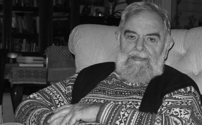 Tarihçi Mete Tunçay hayatını kaybetti