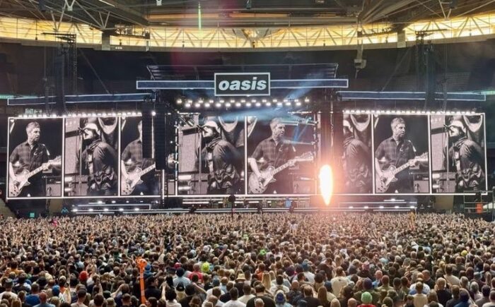 Oasis Konseri Faciaya Dönüştü!