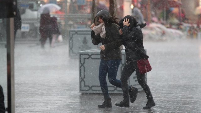 Meteoroloji uyardı: Gök gürültülü sağanak yağış geliyor