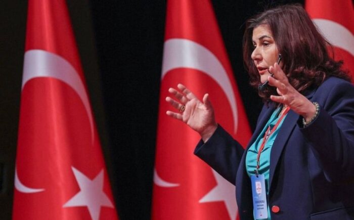 Özlem Çerçioğlu ve üç belediye başkanı CHP’den istifa etti