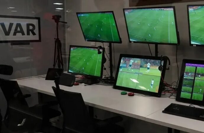 Galatasaray Fatih Karagümrük maçının VAR hakemi açıklandı