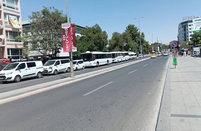 Kamu-İş’in Külliye Yürüyüşü Polis Engelini Aşamadı